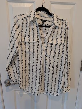 Ann Taylor White Button-Down Blouse with Navy Floral Stripe